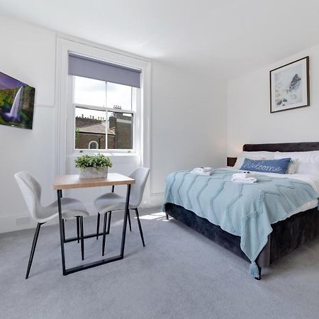 Suites By Rehoboth - M'Nuchah - Camden Road London Ngoại thất bức ảnh