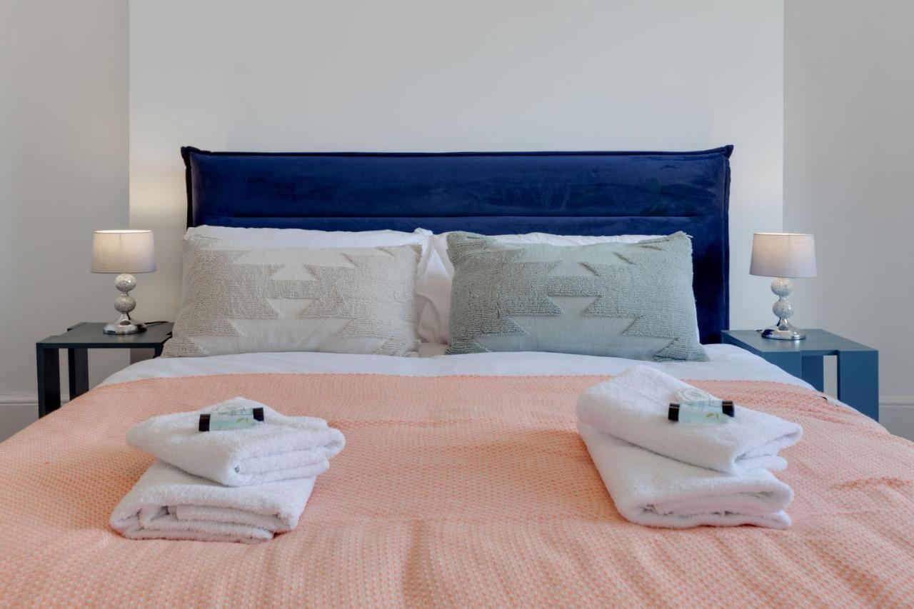Suites By Rehoboth - M'Nuchah - Camden Road London Ngoại thất bức ảnh